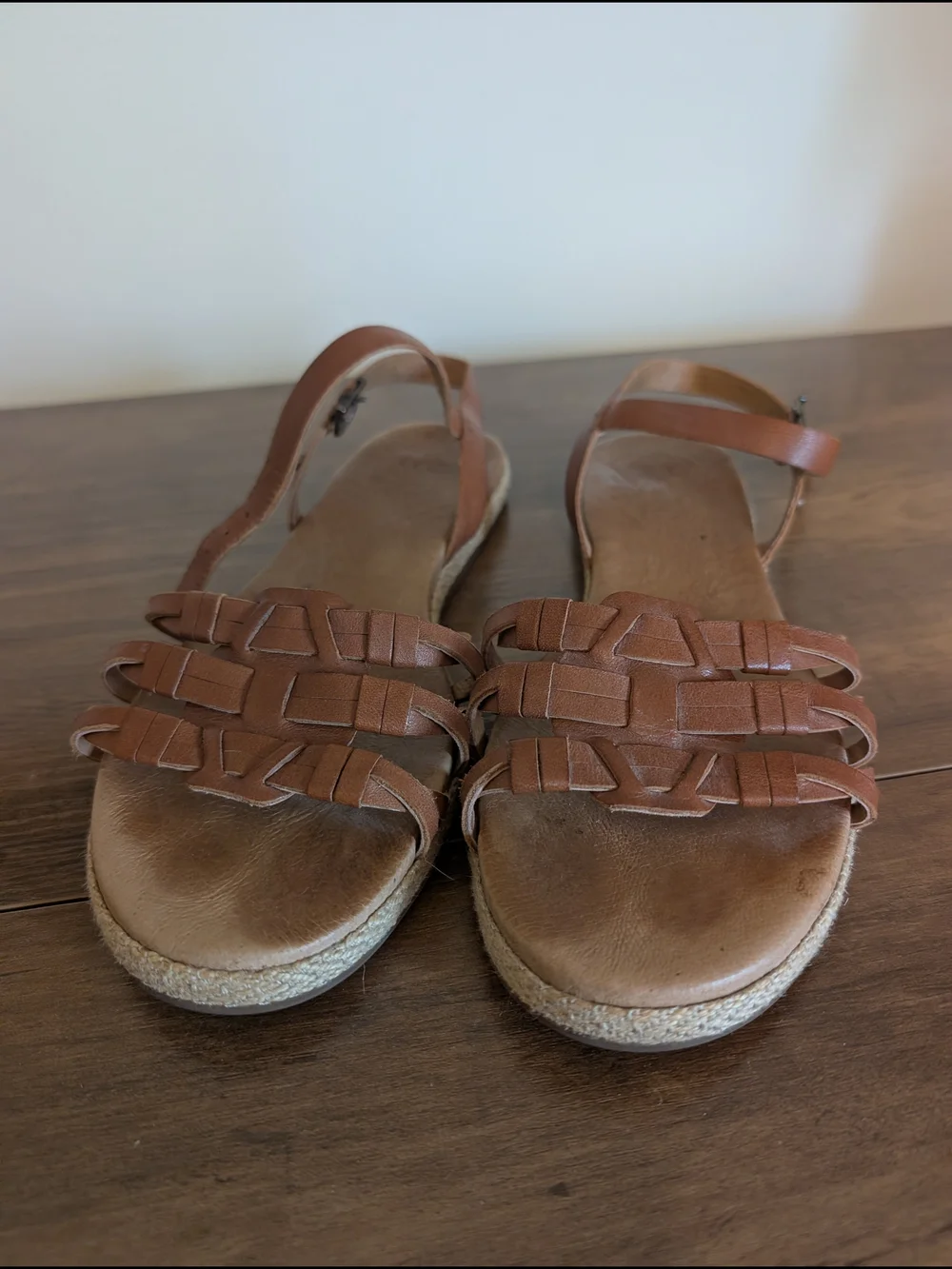 Ugg Women's Brown Woven Leather Sandals